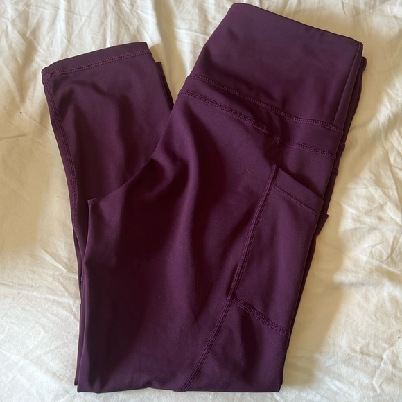 Zyia Active plum capri leggings. Size 6-8 - Picture 1 of 1